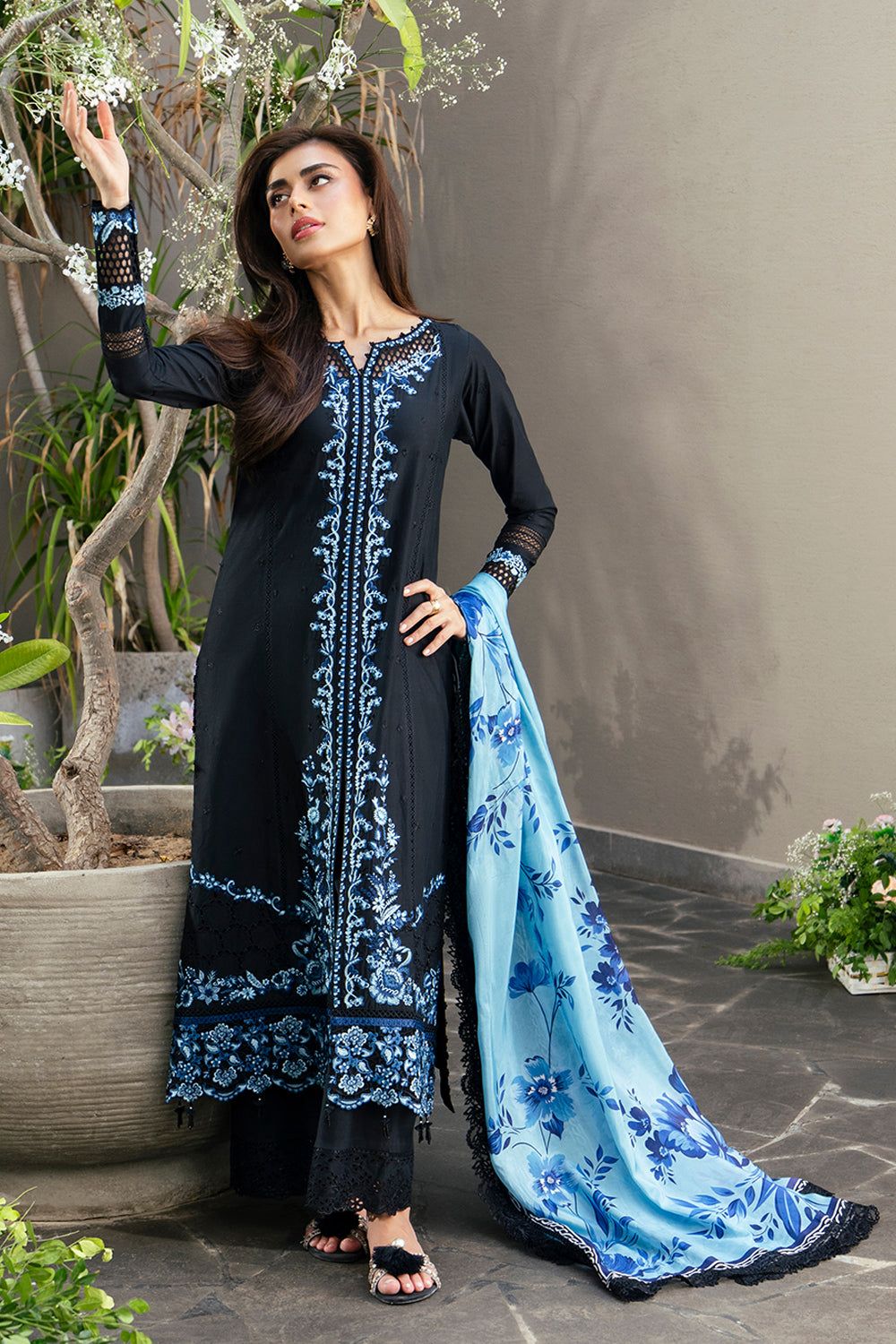 AZURE Black Amour